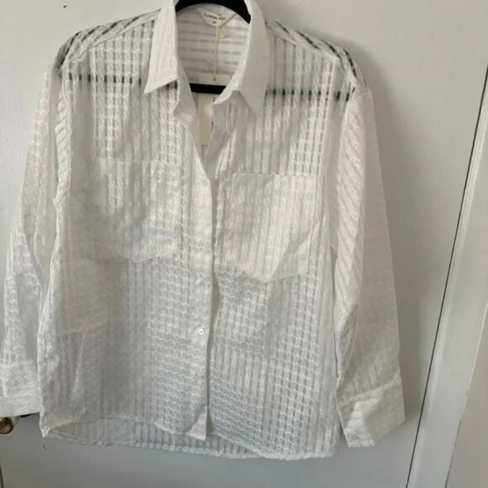 Commense Elegant White Textured Button-Down Shirt Long Sleeve Collared Blouse XS